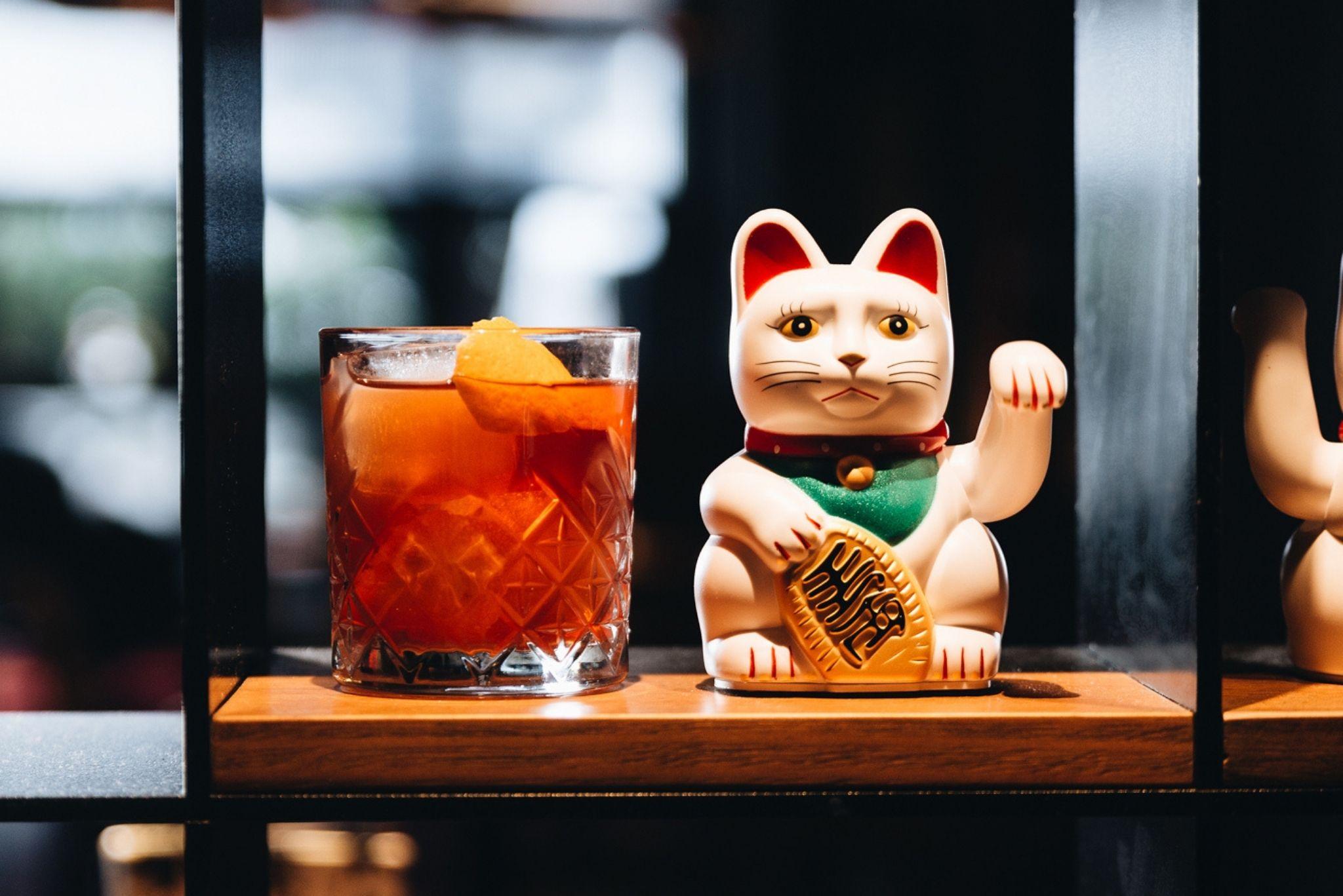 Qt ウエリントン アパートメンツ ウェリントン エクステリア 写真 A cocktail at the bar