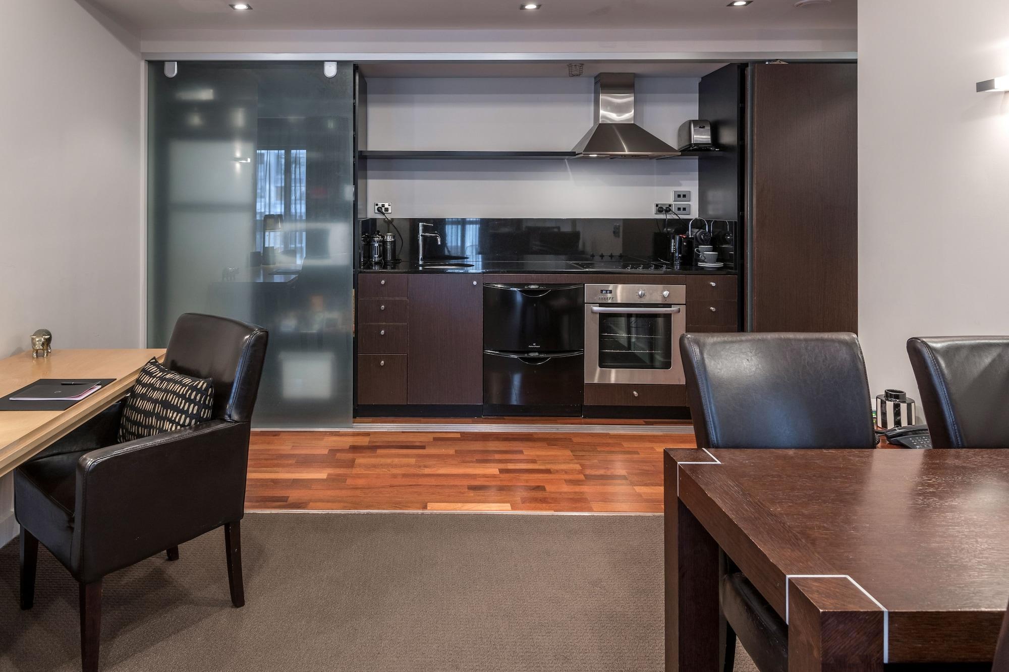 Qt ウエリントン アパートメンツ ウェリントン エクステリア 写真 A kitchen in a serviced apartment