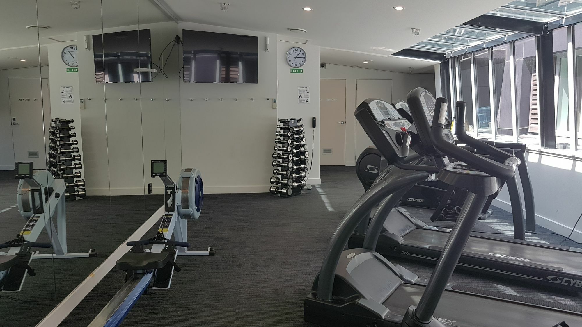 Qt ウエリントン アパートメンツ ウェリントン エクステリア 写真 The gym at the London Boat Show